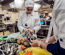 image of students in culinary arts class.